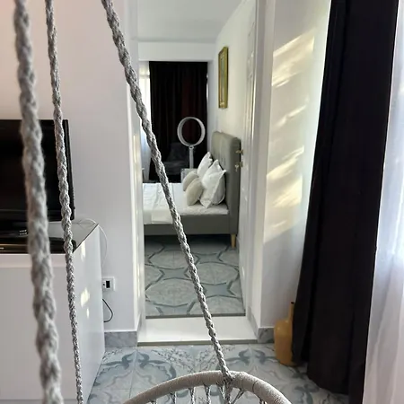 Forest House 데포리노드